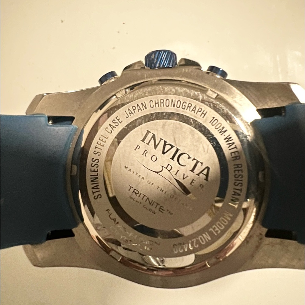 Invicta Pro Diver - SCUBA men's watch, model number 22429. - Gently Worn - Picture 4 of 13
